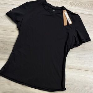 SKIMS Fits Everybody tee